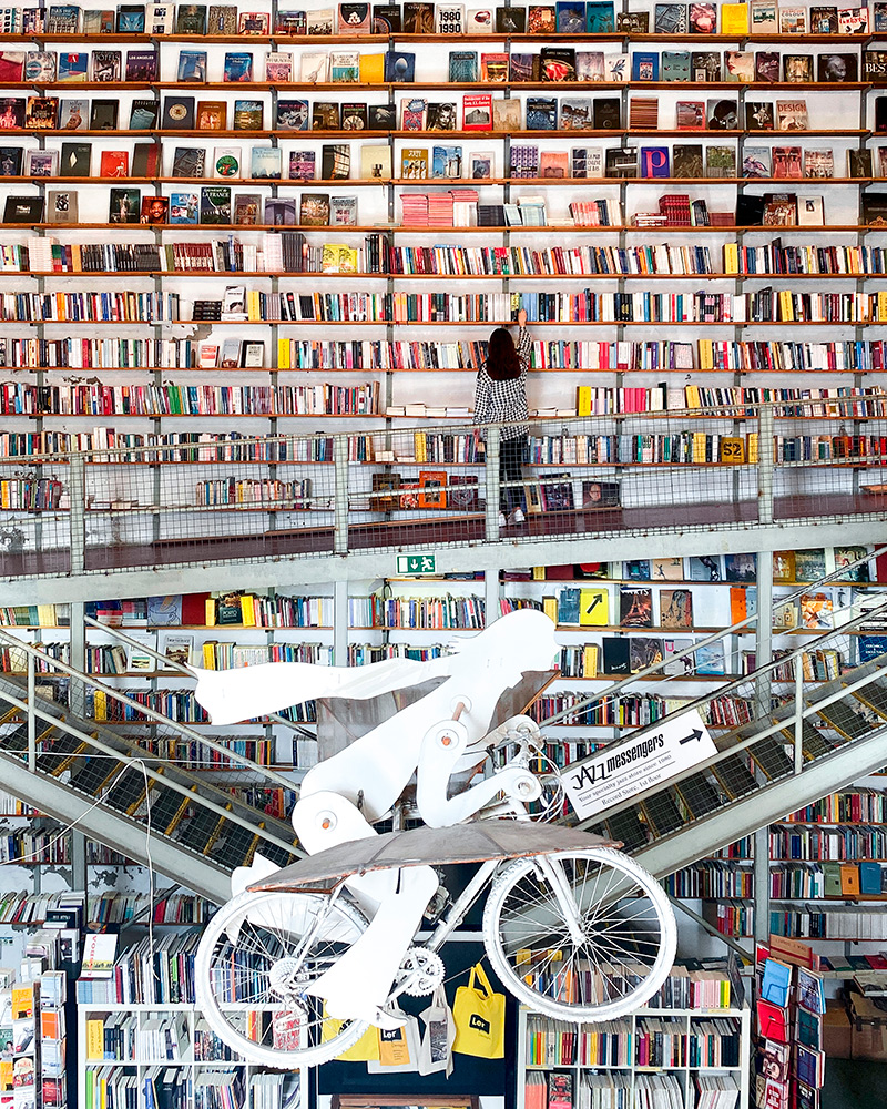 Ler Devagar, la biblioteca más instagrameable que ver y hacer en Lisboa