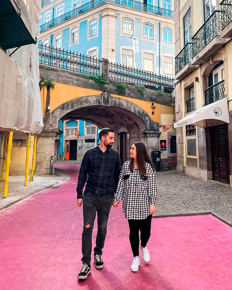 Pink Street, la calle con más color que ver y hacer en Lisboa