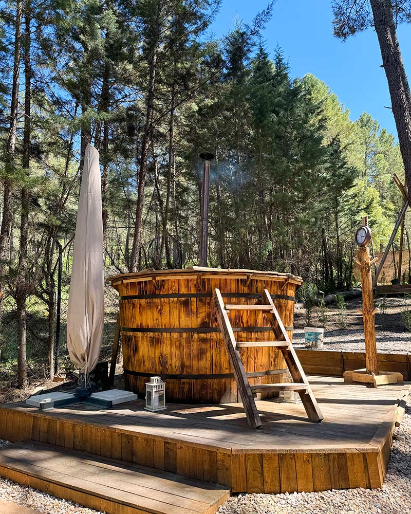 Baño nórdico con una experiencia única entre teepes en Sierra de Gredos